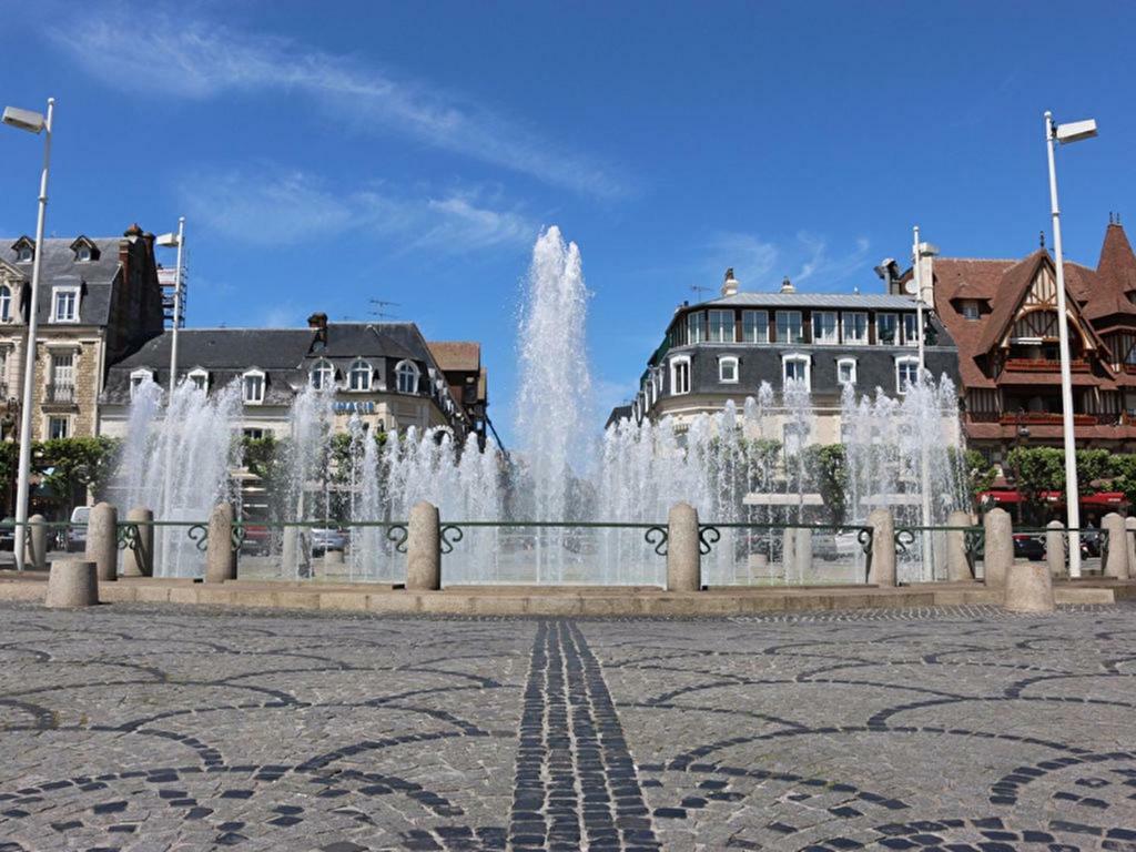Les Marinas Port Довіль Екстер'єр фото